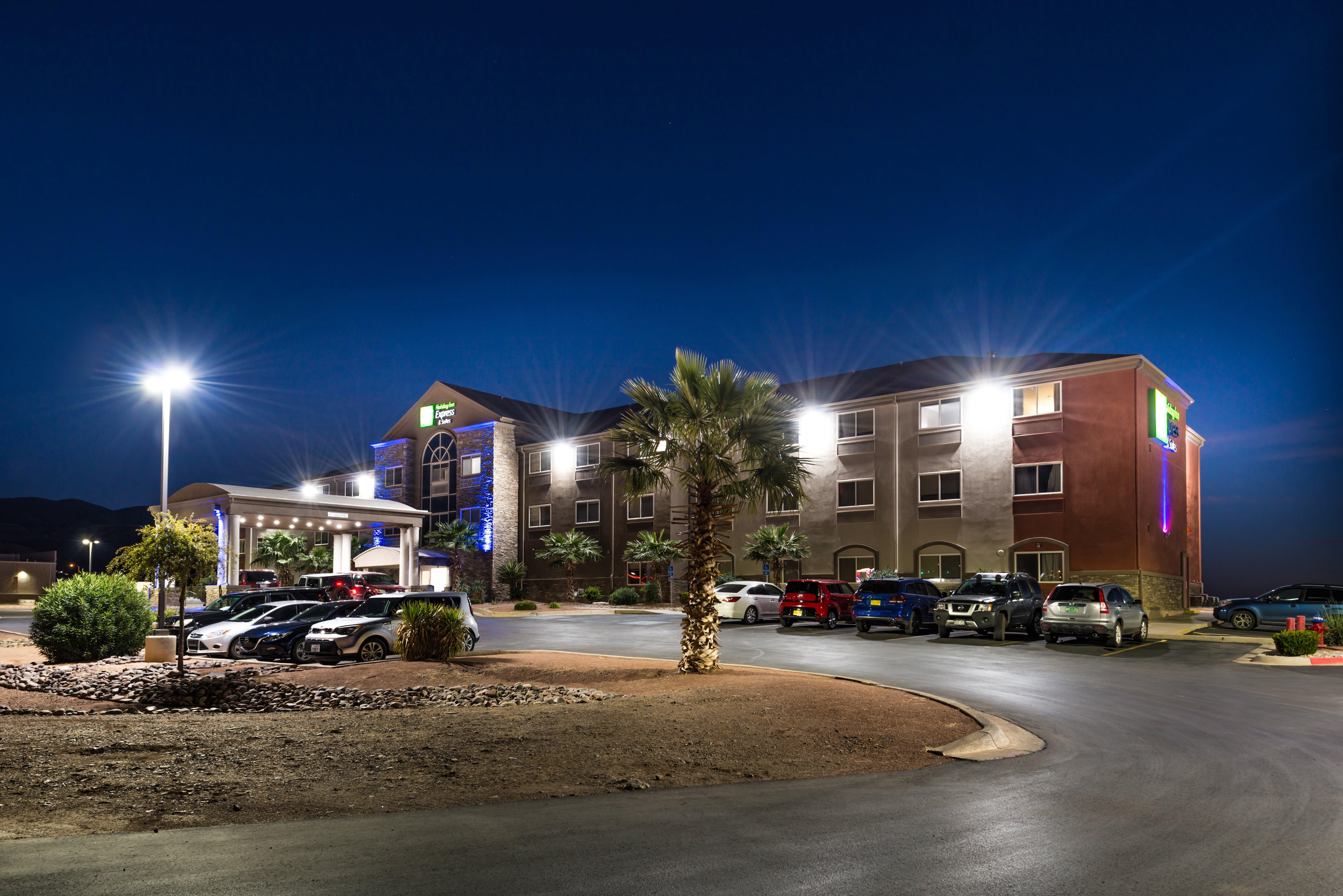 Holiday Inn Express & Suites Alamogordo Highway 54/70 By Ihg Exterior foto